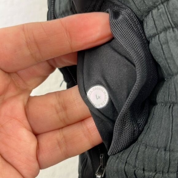 Lululemon Serene Travels Vest Black size 4 Women’s Outerwear - Picture 3 of 8
